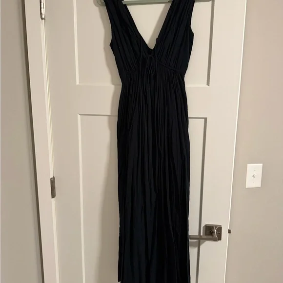 Abercrombie & Fitch Black Maxi Dress Sleeveless V-Neck, Size Small Abercrombie & Fitch Black Maxi Dress Sleeveless V-Neck, Size Small